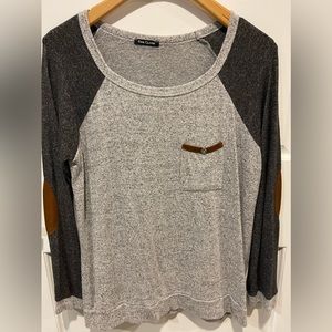 Pink Clover lightweight sweater, size L